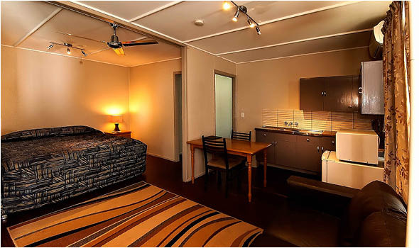 how paradise motel automated reservation handling with an all in one motel desk